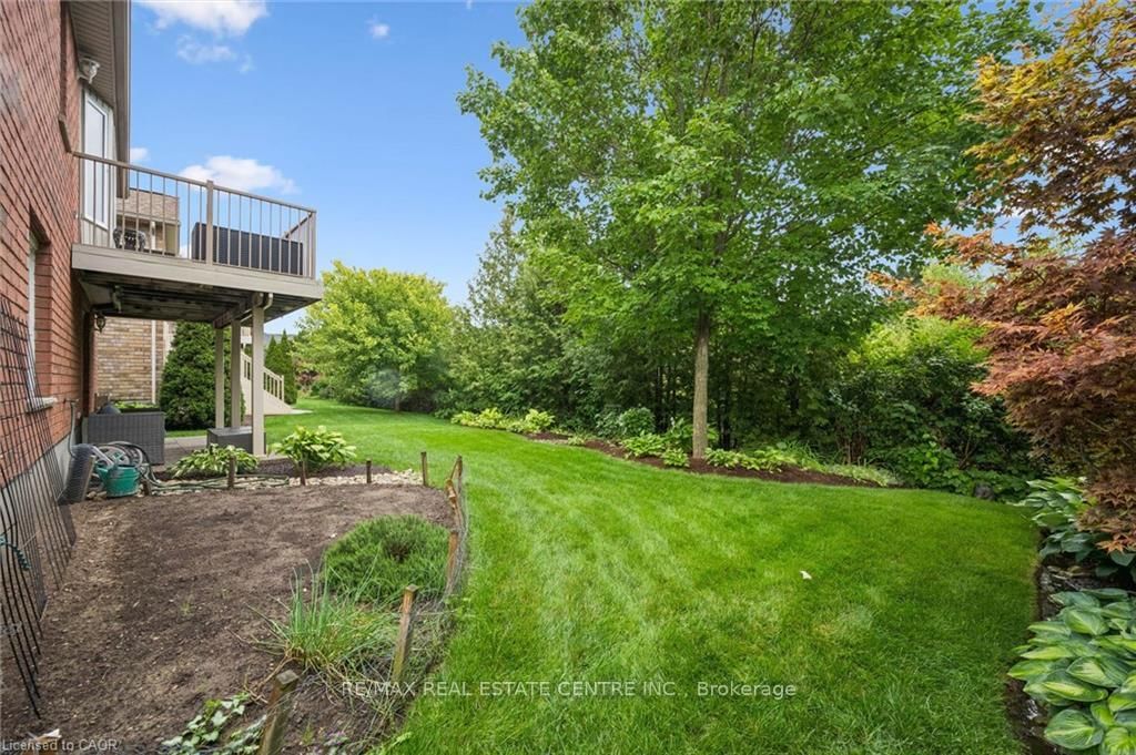 555 Killbear Court • Waterloo, ON photo 19