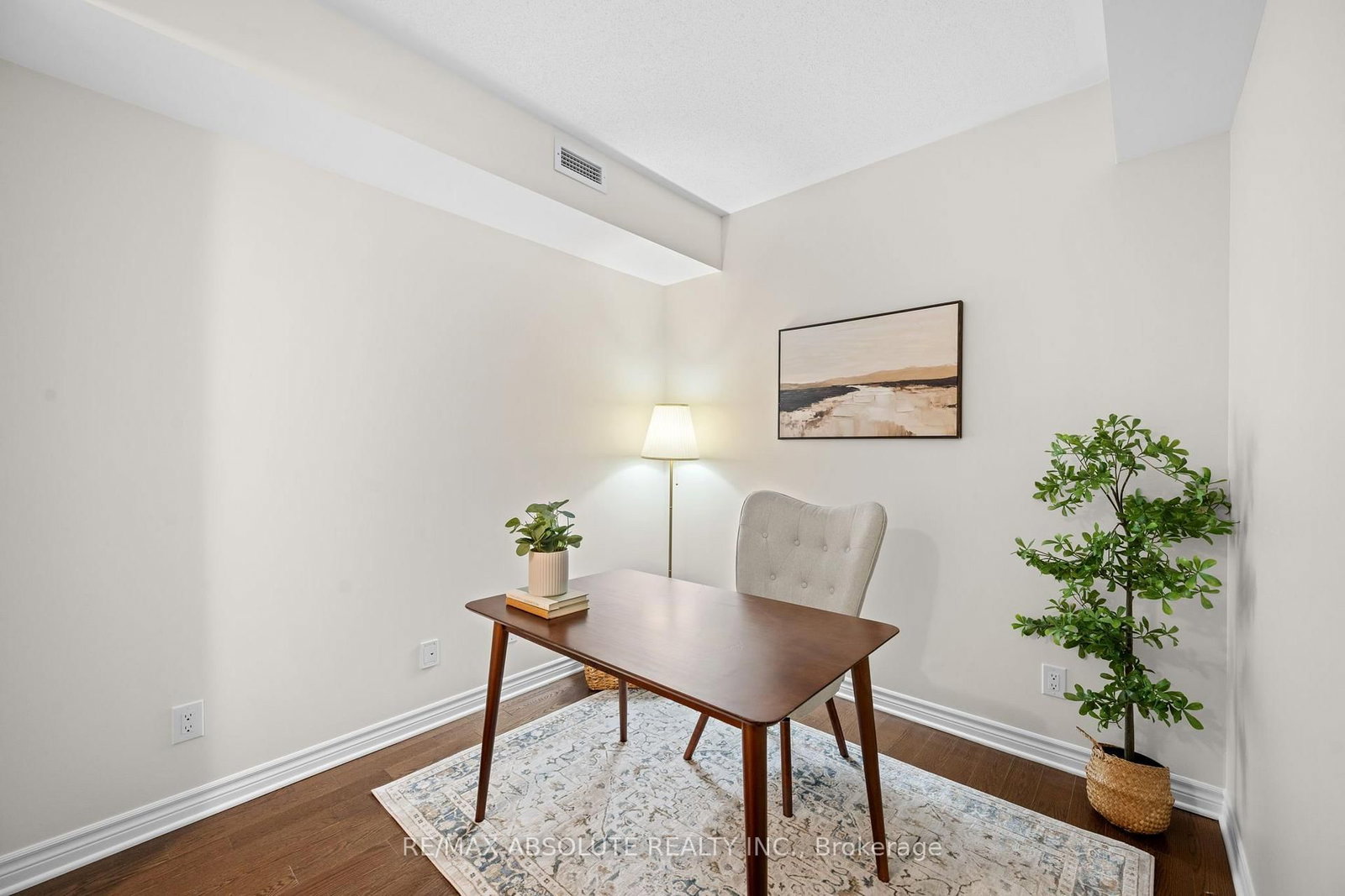210 Janka Private • #203 • Ottawa, ON photo 5