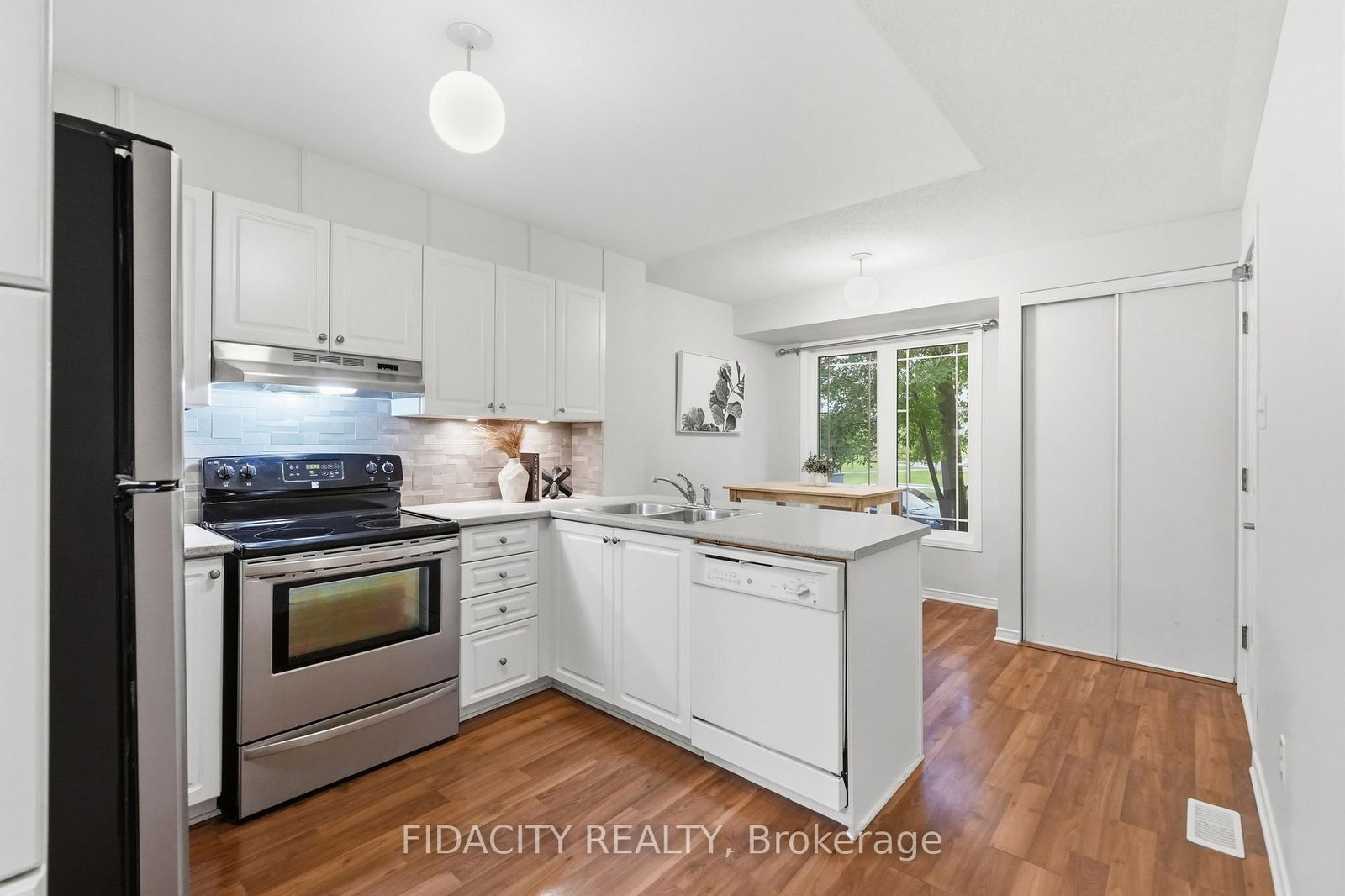 324 Crownridge Drive • #55 • Ottawa, ON photo 3