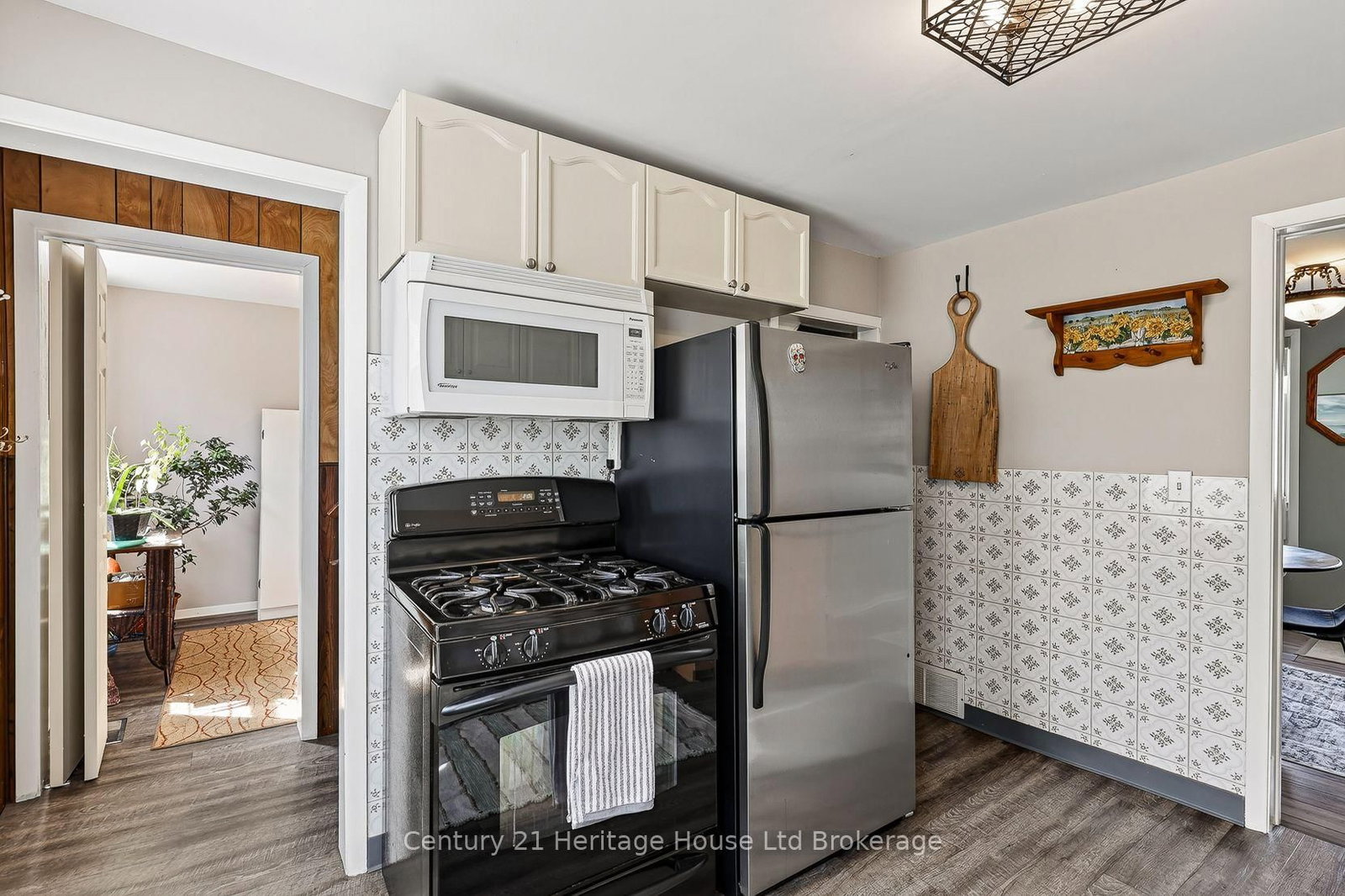 138 Main Street • Woodstock, ON photo 16