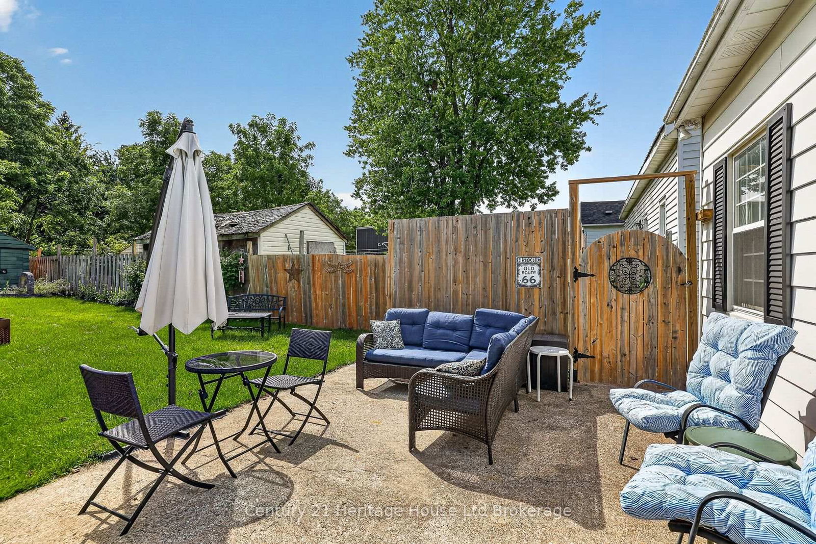 138 Main Street • Woodstock, ON photo 23