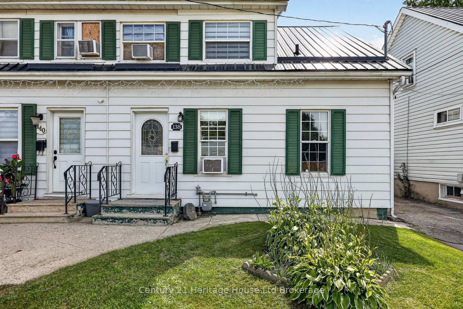 138 Main Street • Woodstock, ON photo 4