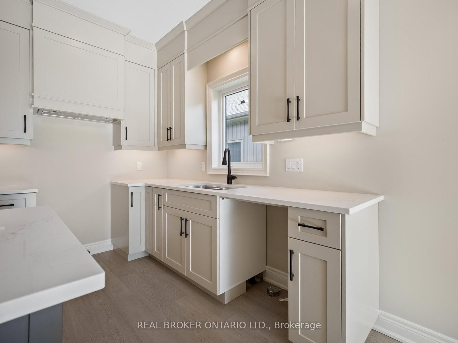 26 AUSTIN Drive • Welland, ON photo 14
