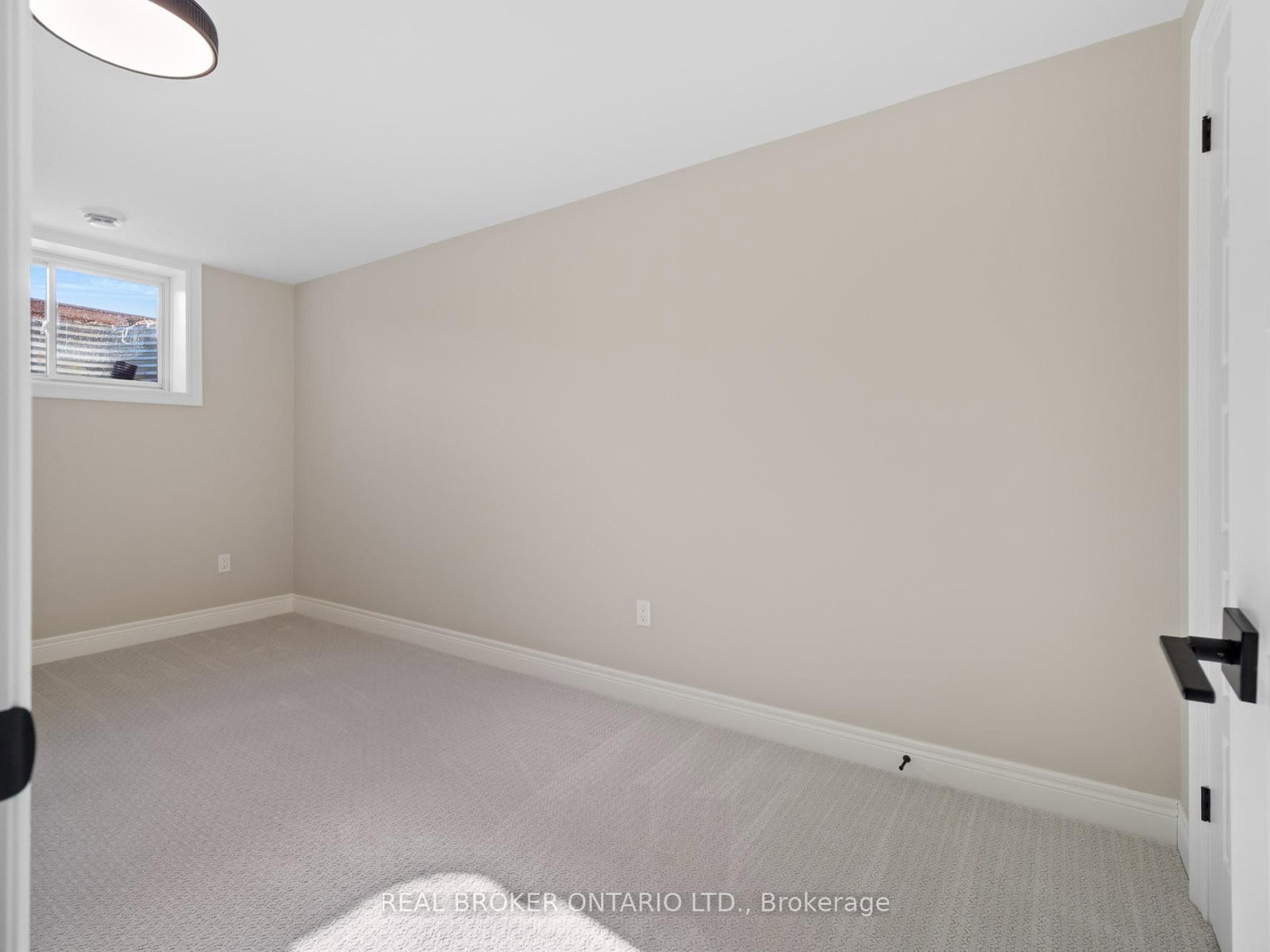 26 AUSTIN Drive • Welland, ON photo 20
