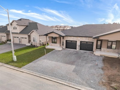 26 AUSTIN Drive • Welland, ON photo 4