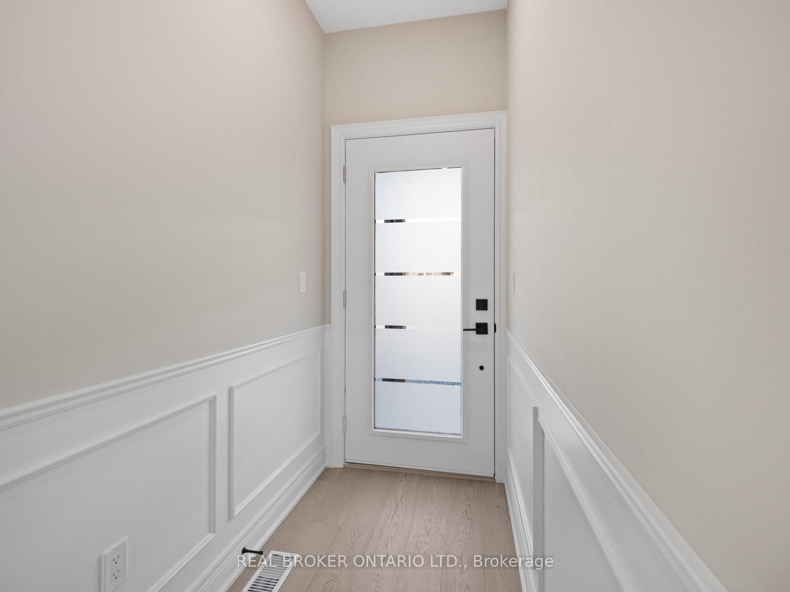 26 AUSTIN Drive • Welland, ON photo 5