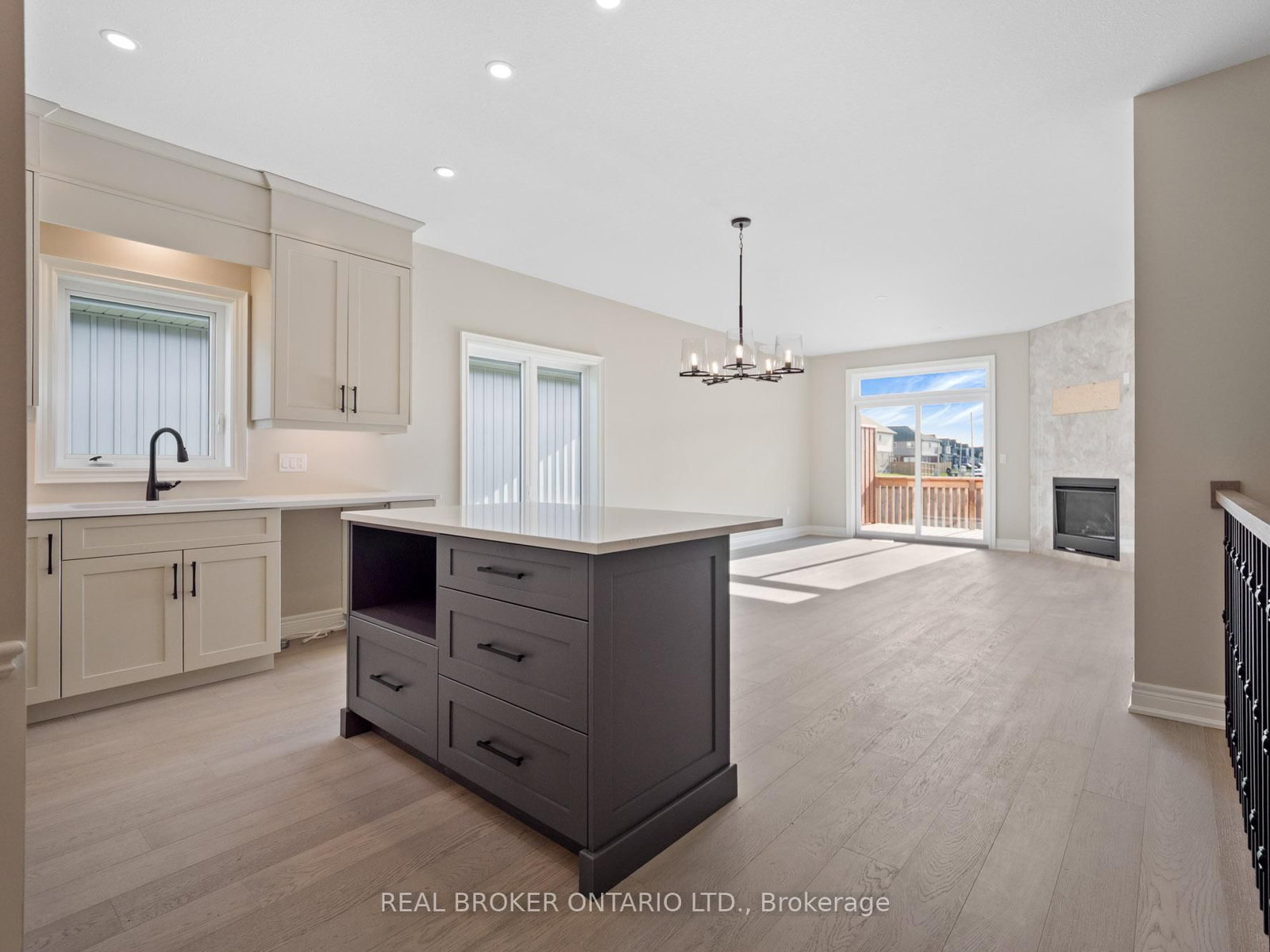 26 AUSTIN Drive • Welland, ON photo 9