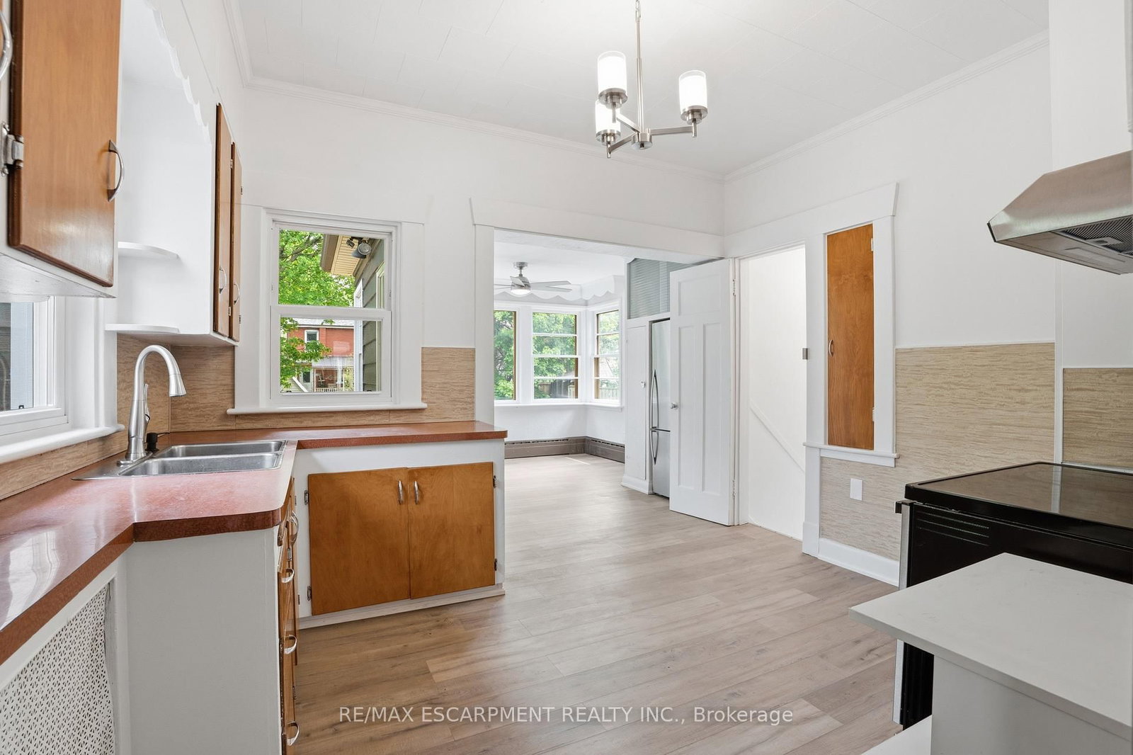 167 Balmoral Avenue S • Hamilton, ON photo 18
