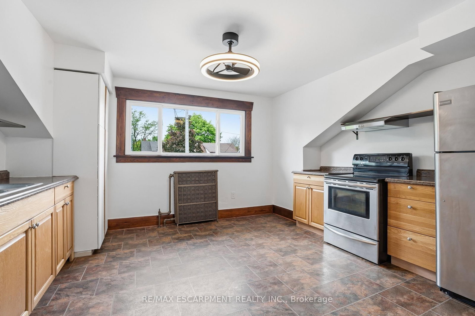 167 Balmoral Avenue S • Hamilton, ON photo 32