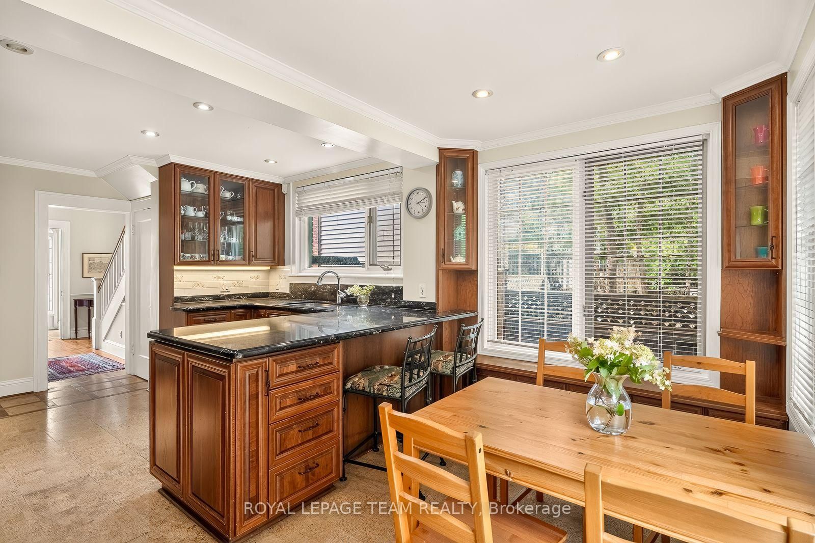 170 Acacia Avenue • Ottawa, ON photo 13