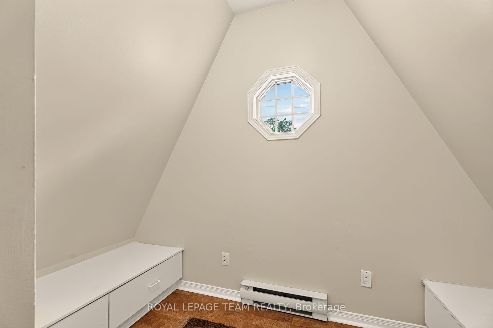 170 Acacia Avenue • Ottawa, ON photo 29