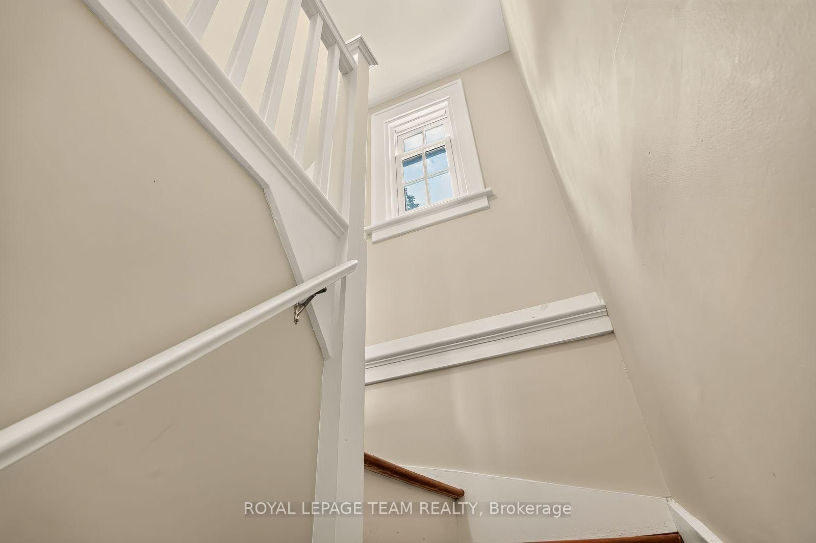 170 Acacia Avenue • Ottawa, ON photo 31
