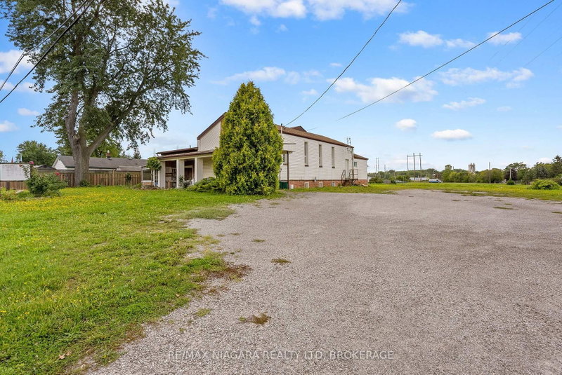 319 Davis St photo 4