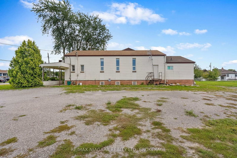 319 Davis St photo 5