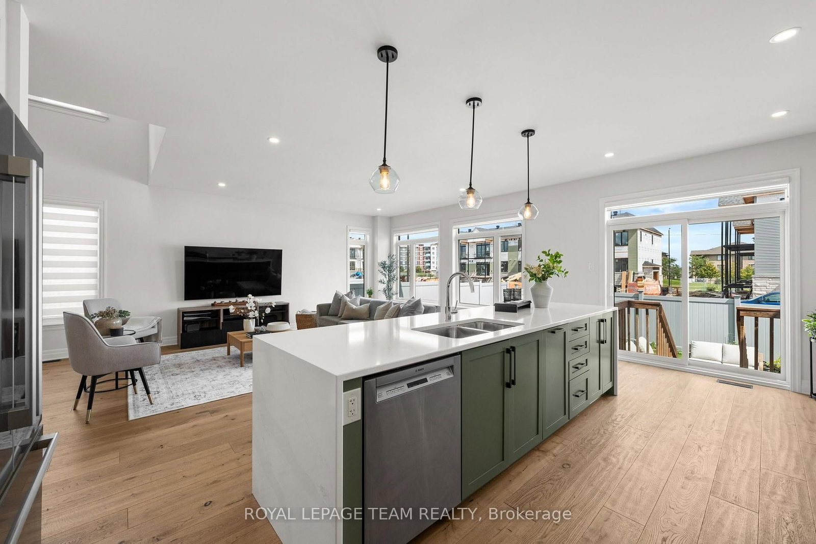 915 Embankment Street • Ottawa, ON photo 17