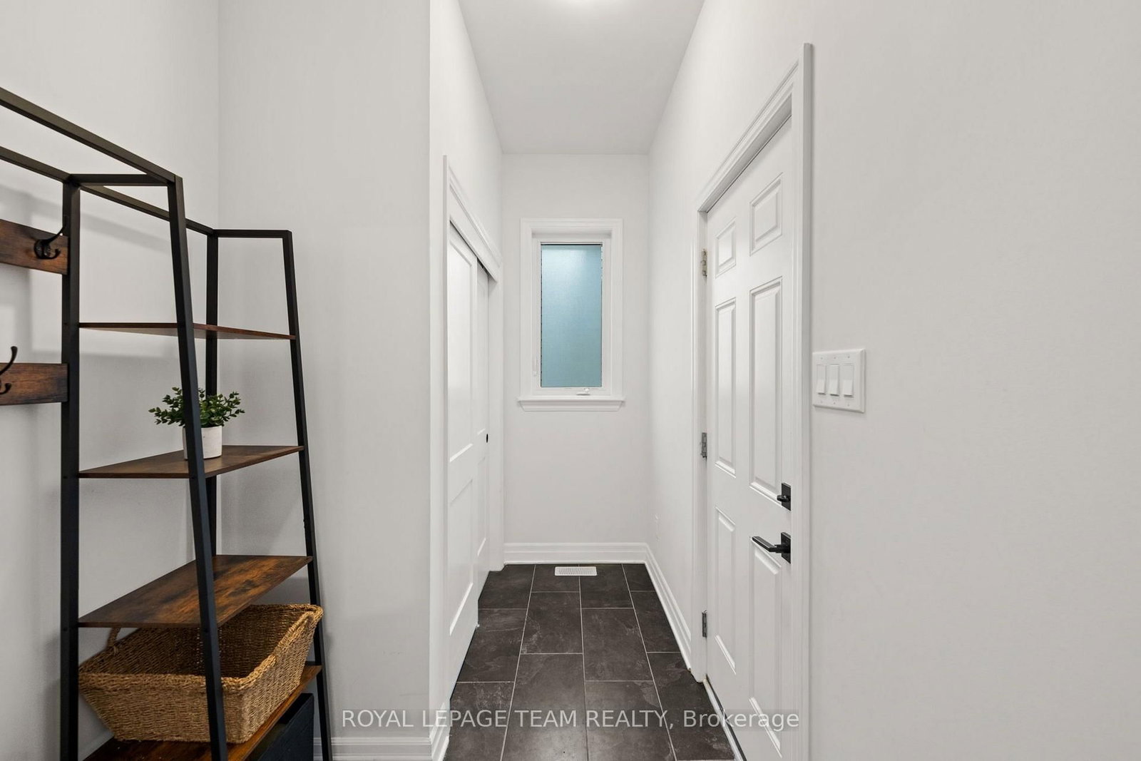 915 Embankment Street • Ottawa, ON photo 21