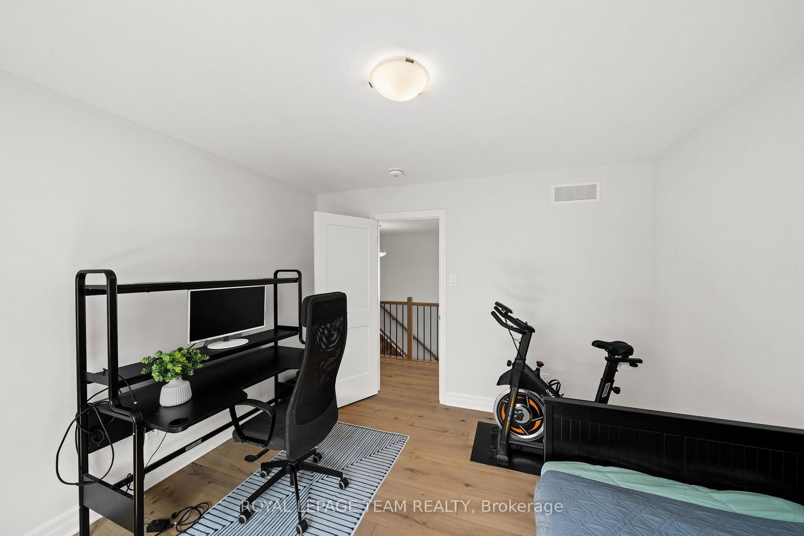 915 Embankment Street • Ottawa, ON photo 36