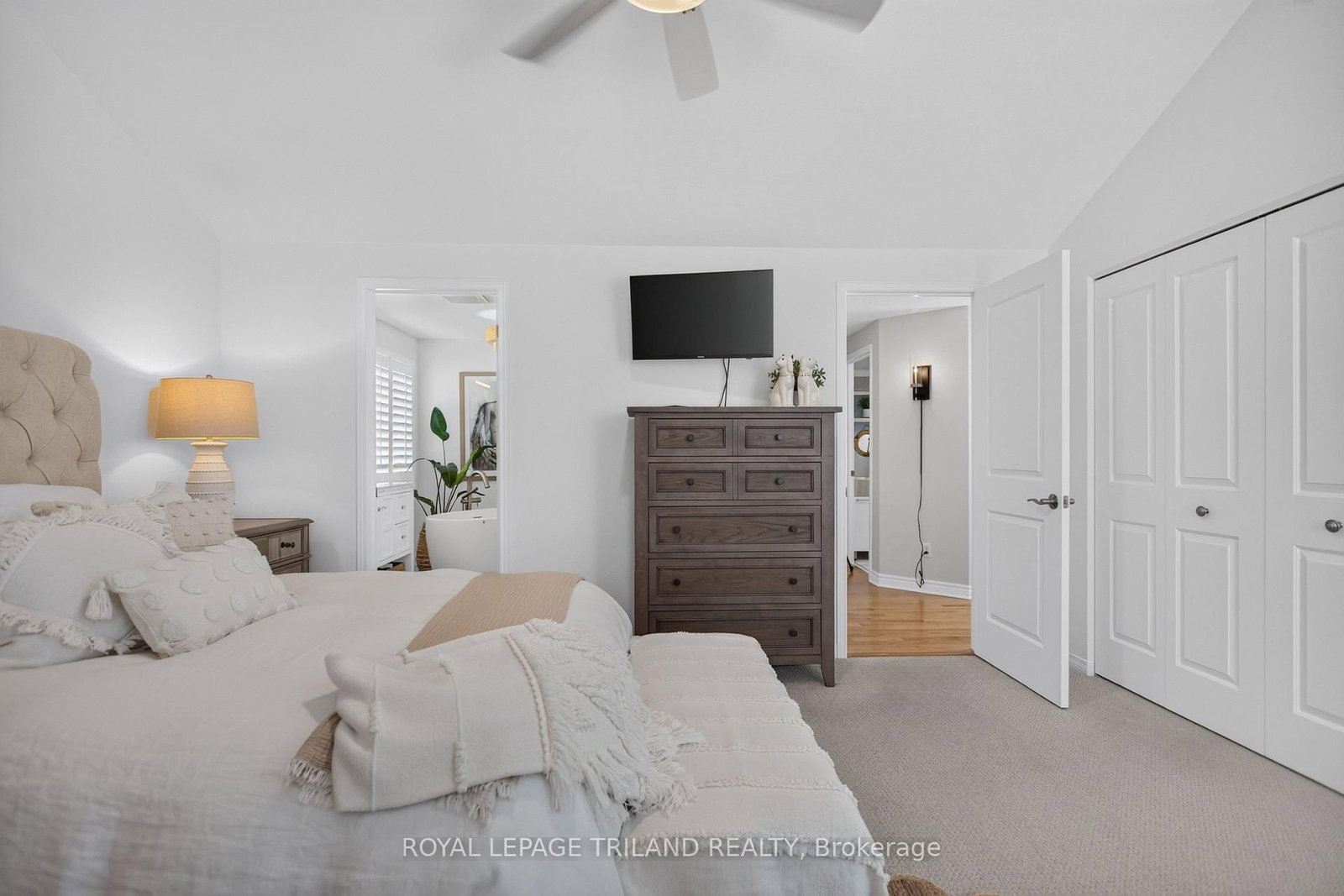 98 Rossmore Court • London South, ON photo 23