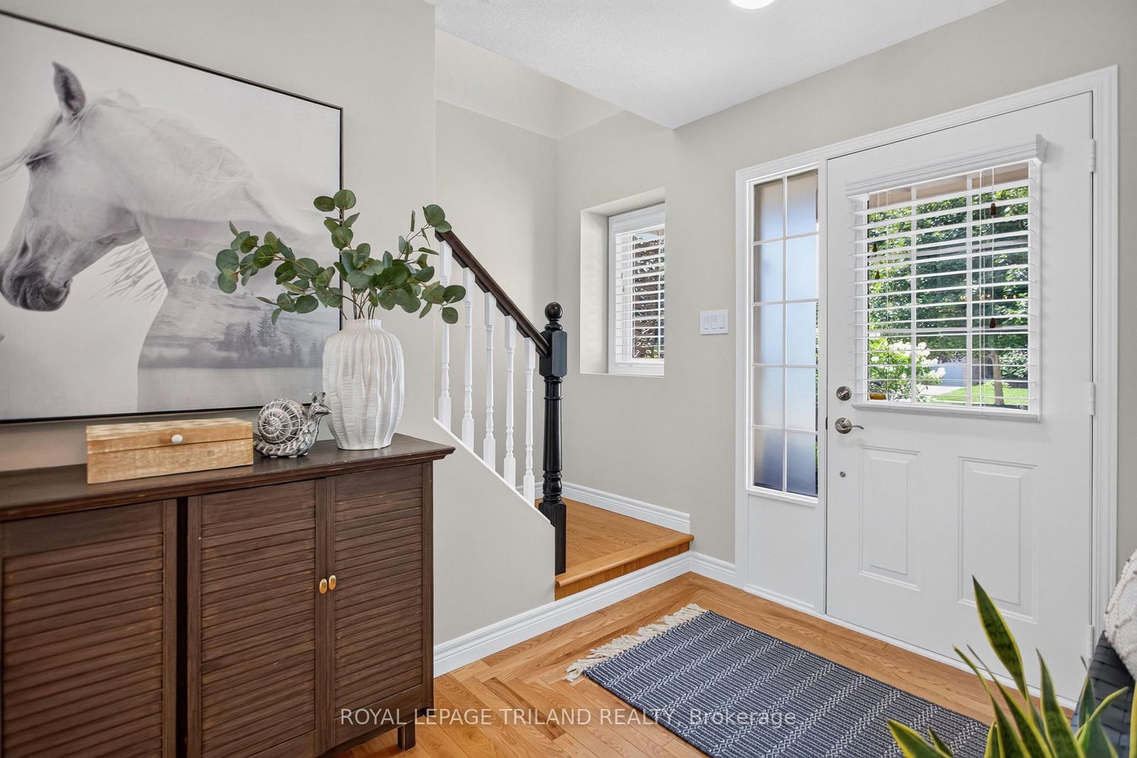 98 Rossmore Court • London South, ON photo 5