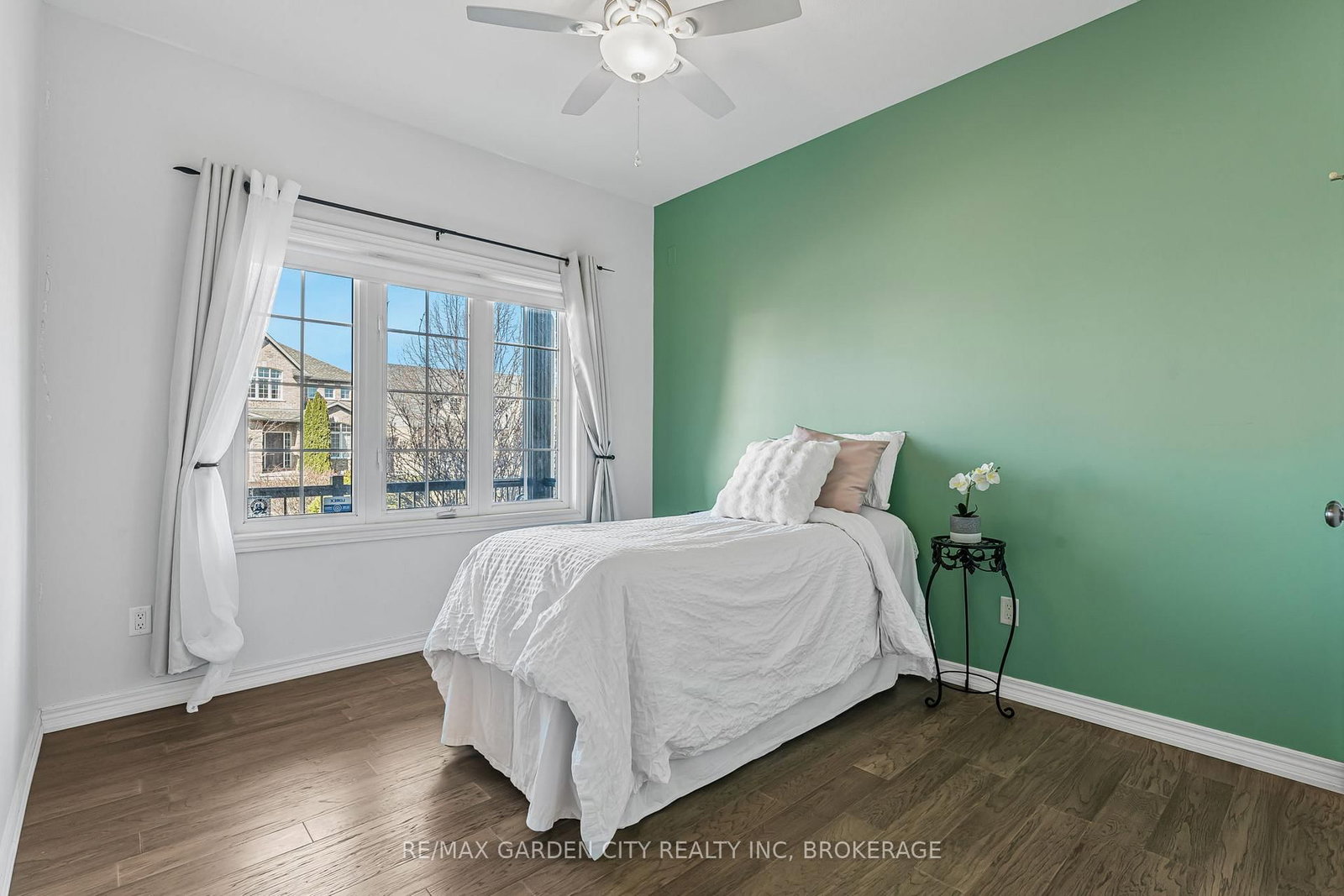 4022 Bush Crescent • Lincoln, ON photo 14