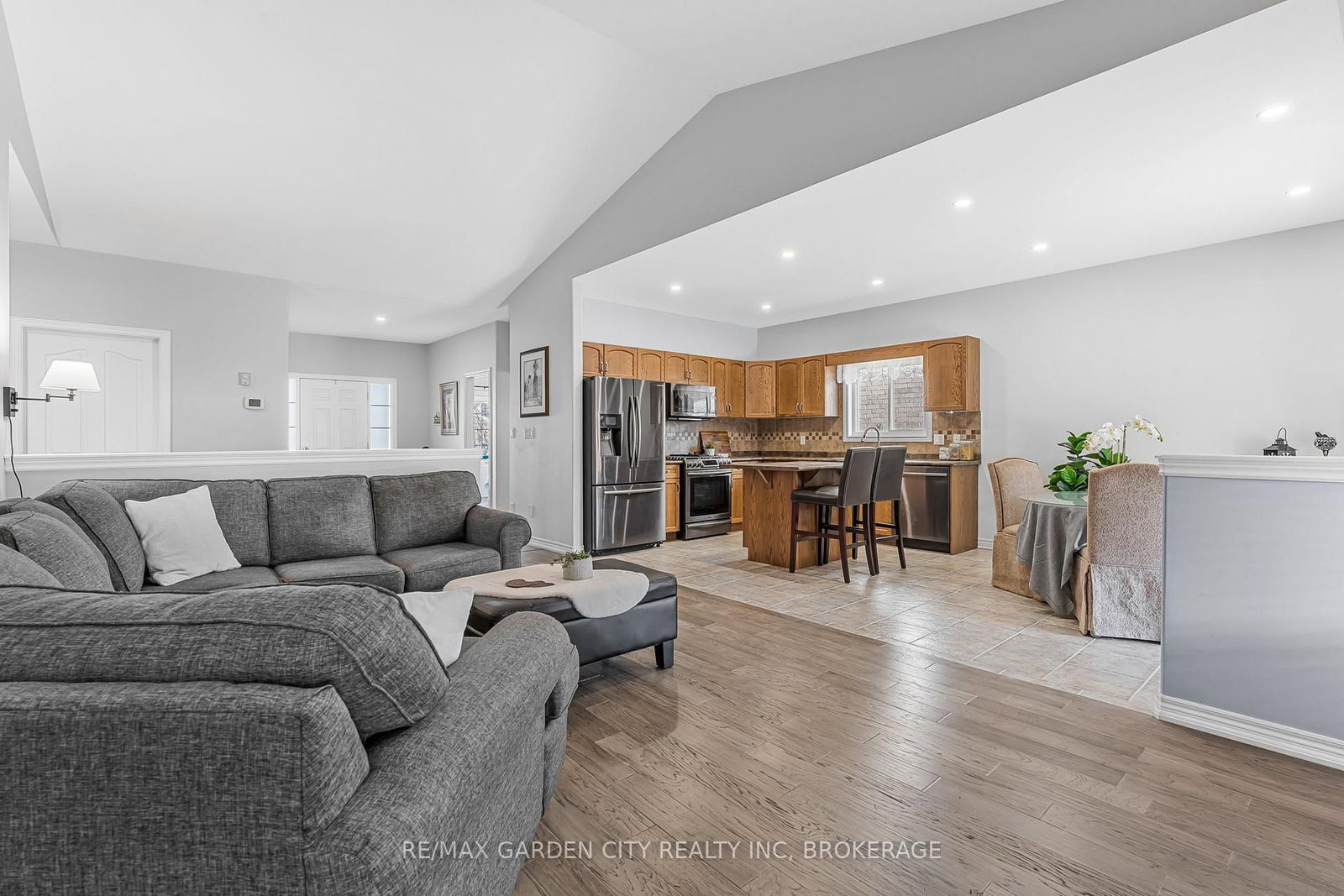 4022 Bush Crescent • Lincoln, ON photo 7