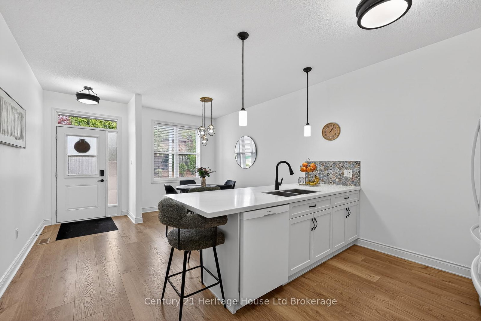 111 King Street E • #9 • Ingersoll, ON photo 3