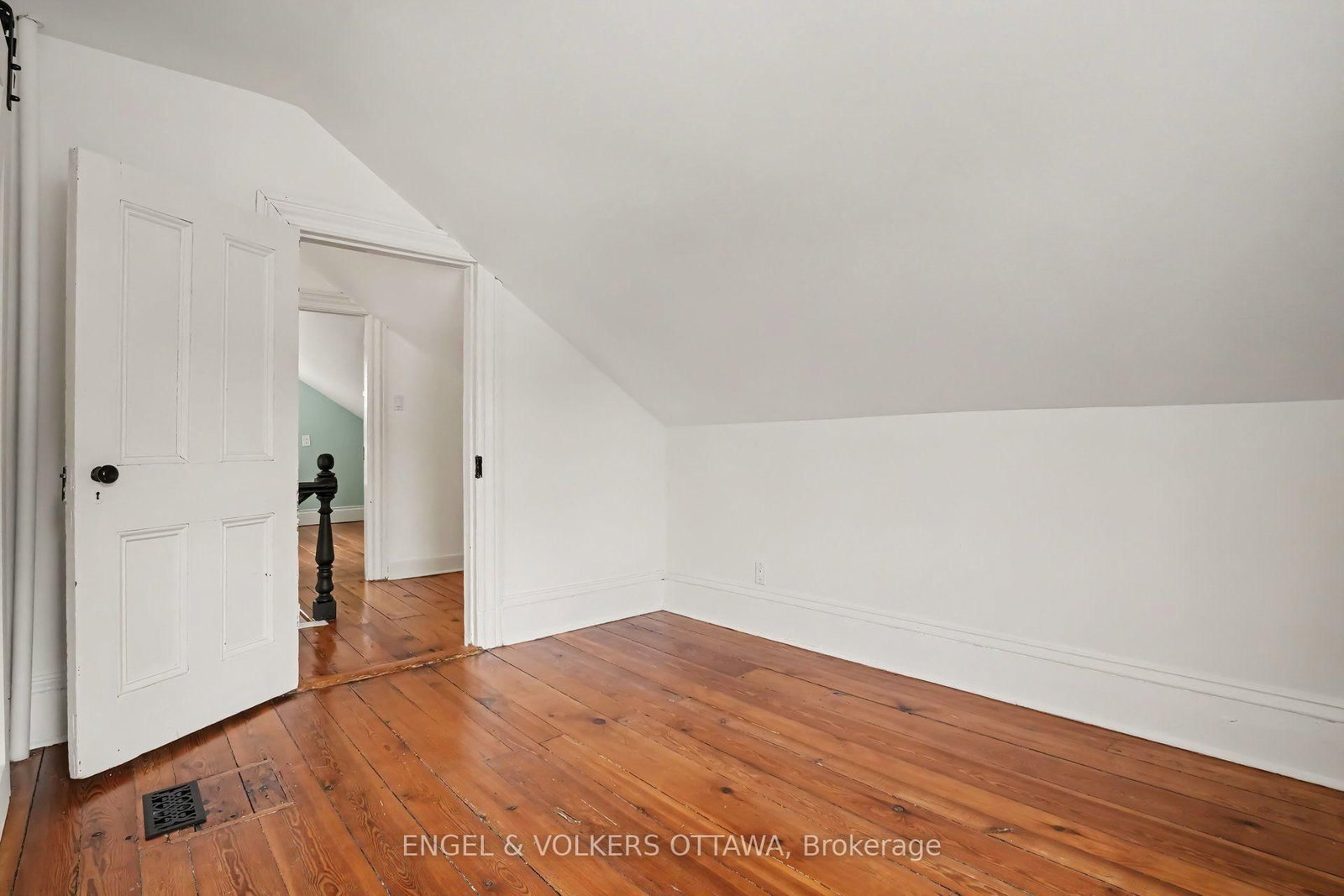 8169 Victoria Street • Metcalfe, ON photo 23