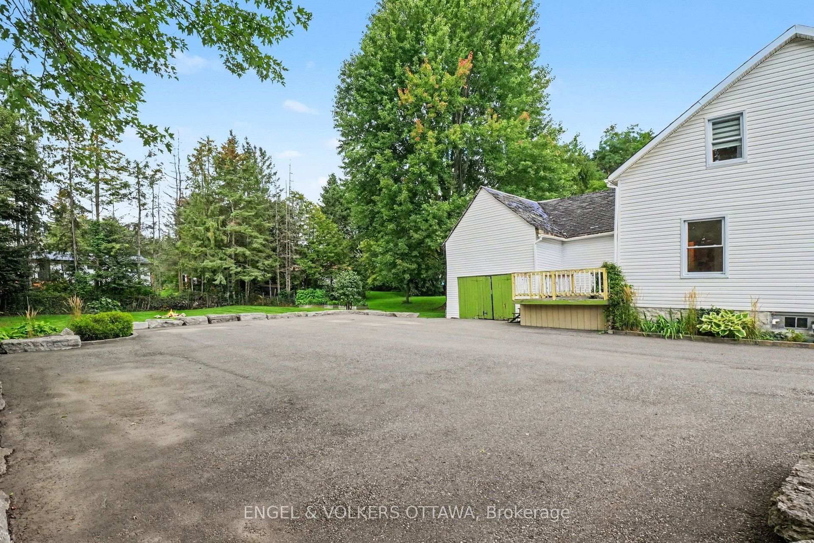 8169 Victoria Street • Metcalfe, ON photo 27