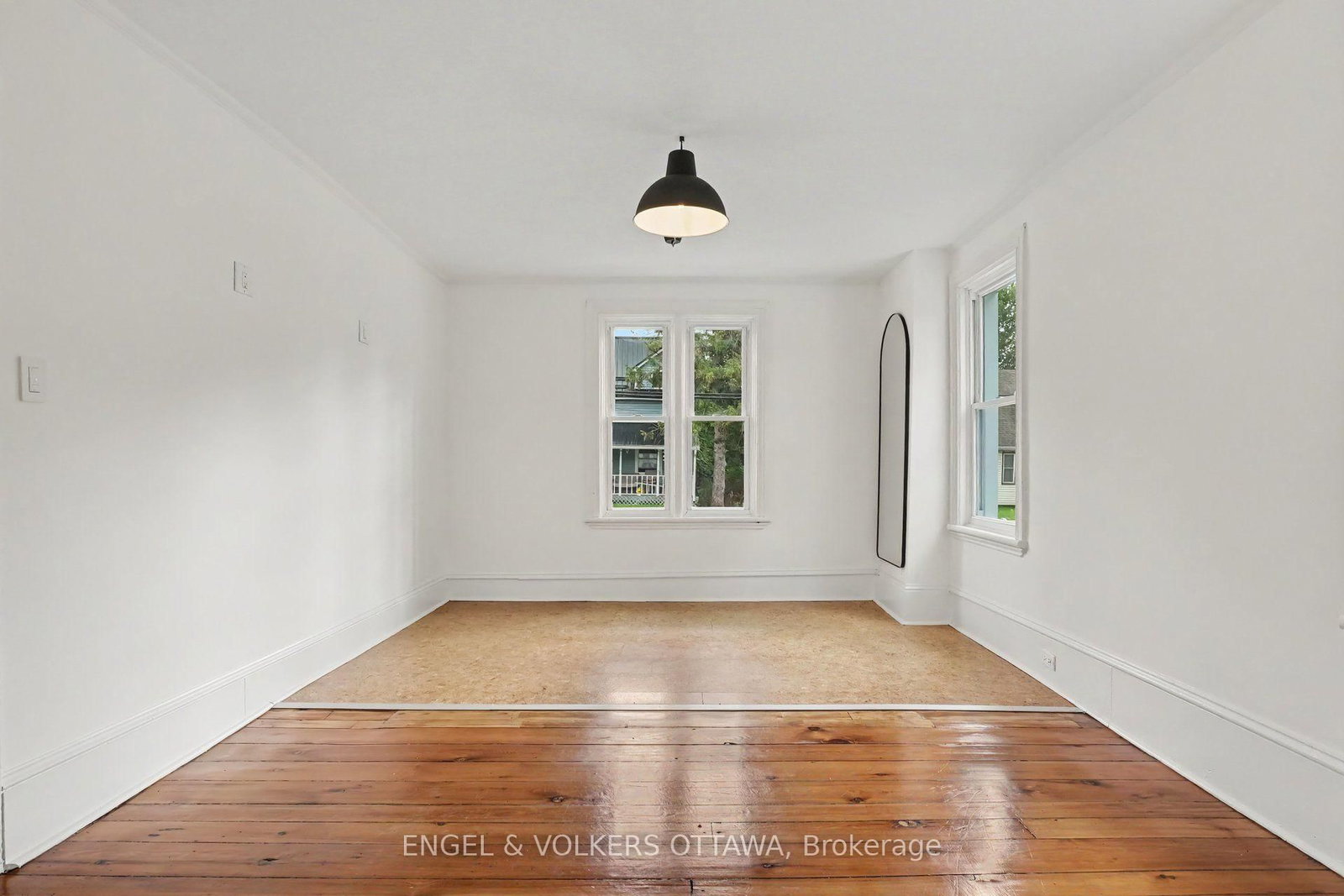 8169 Victoria Street • Metcalfe, ON photo 5