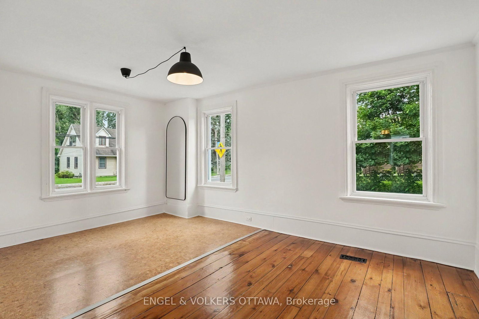8169 Victoria Street • Metcalfe, ON photo 6