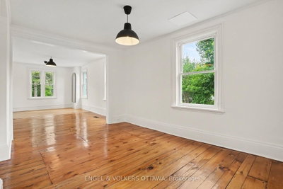 8169 Victoria Street • Metcalfe, ON photo 9