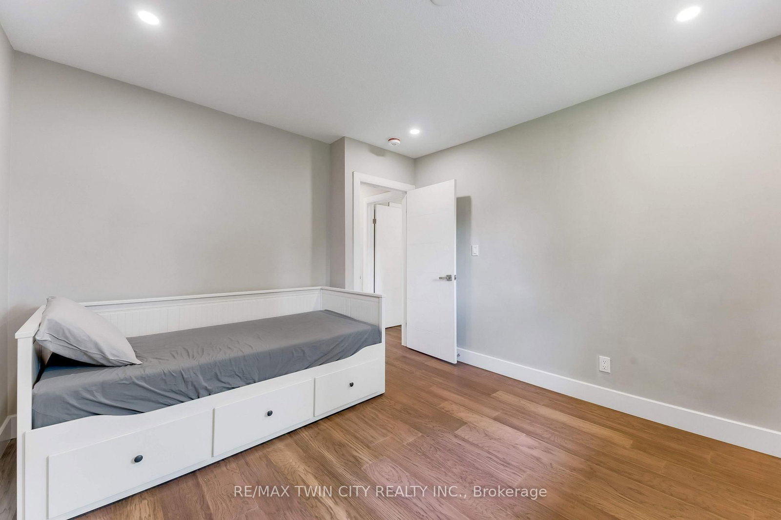 106 Kenneth Avenue • Kitchener, ON photo 26