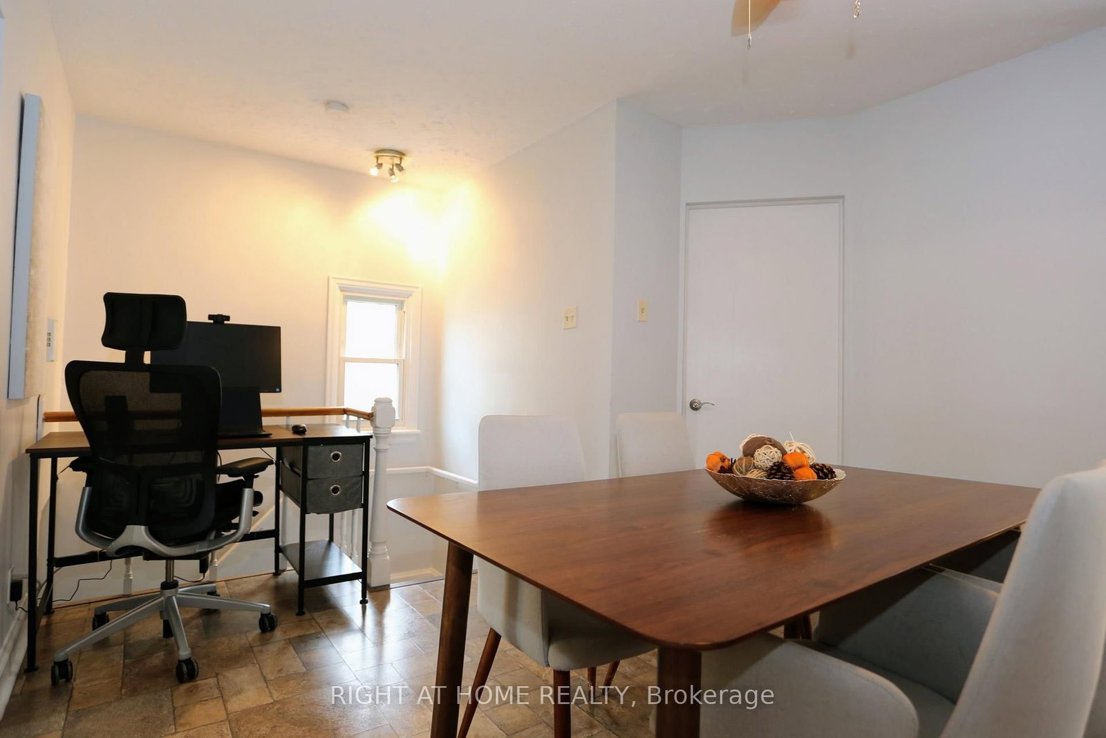 323 Levis Avenue • Ottawa, ON photo 11