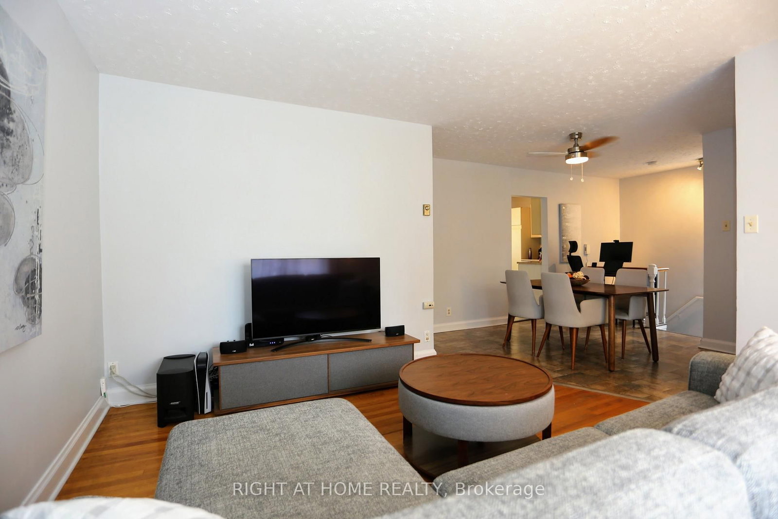 323 Levis Avenue • Ottawa, ON photo 3