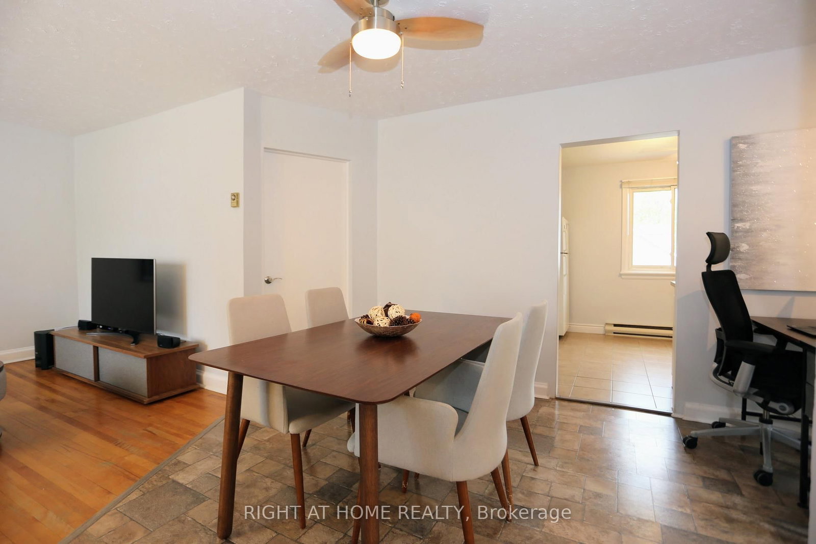 323 Levis Avenue • Ottawa, ON photo 9