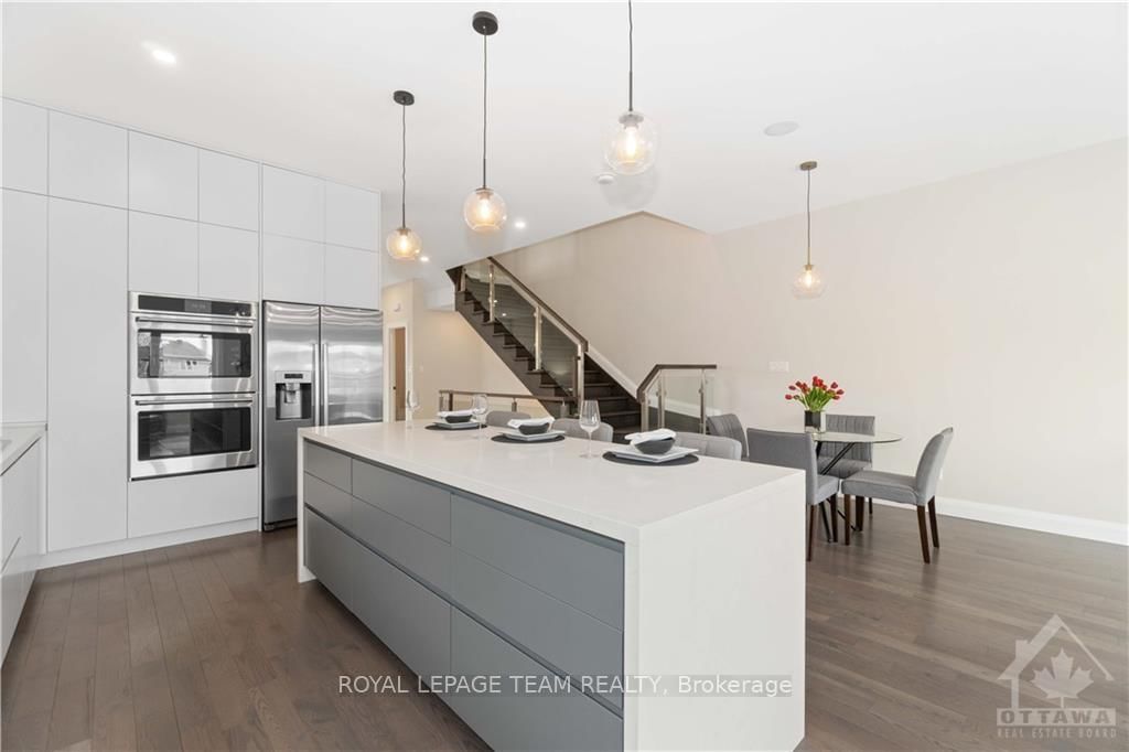16 MELVILLE Drive • Ottawa, ON photo 10