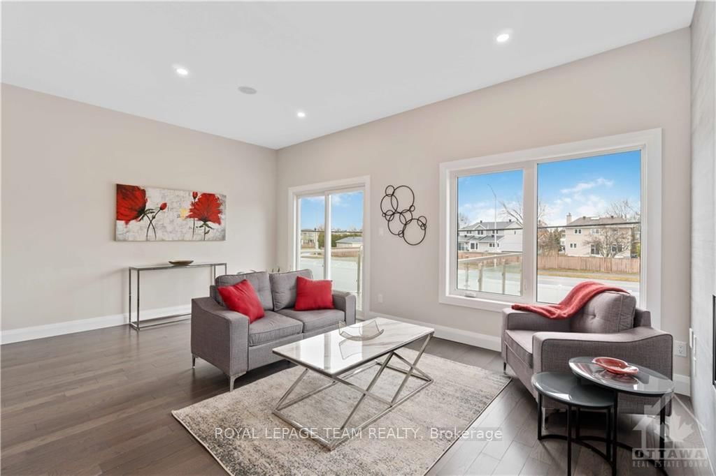 16 MELVILLE Drive • Ottawa, ON photo 12