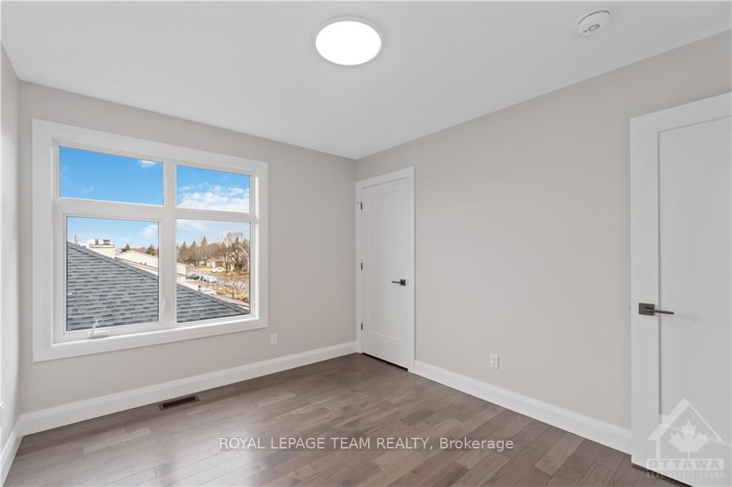 16 MELVILLE Drive • Ottawa, ON photo 20