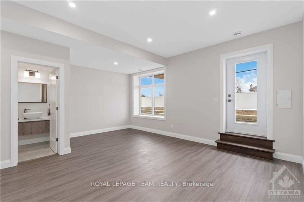 16 MELVILLE Drive • Ottawa, ON photo 25