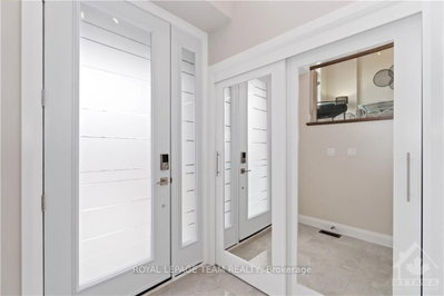 16 MELVILLE Drive • Ottawa, ON photo 4
