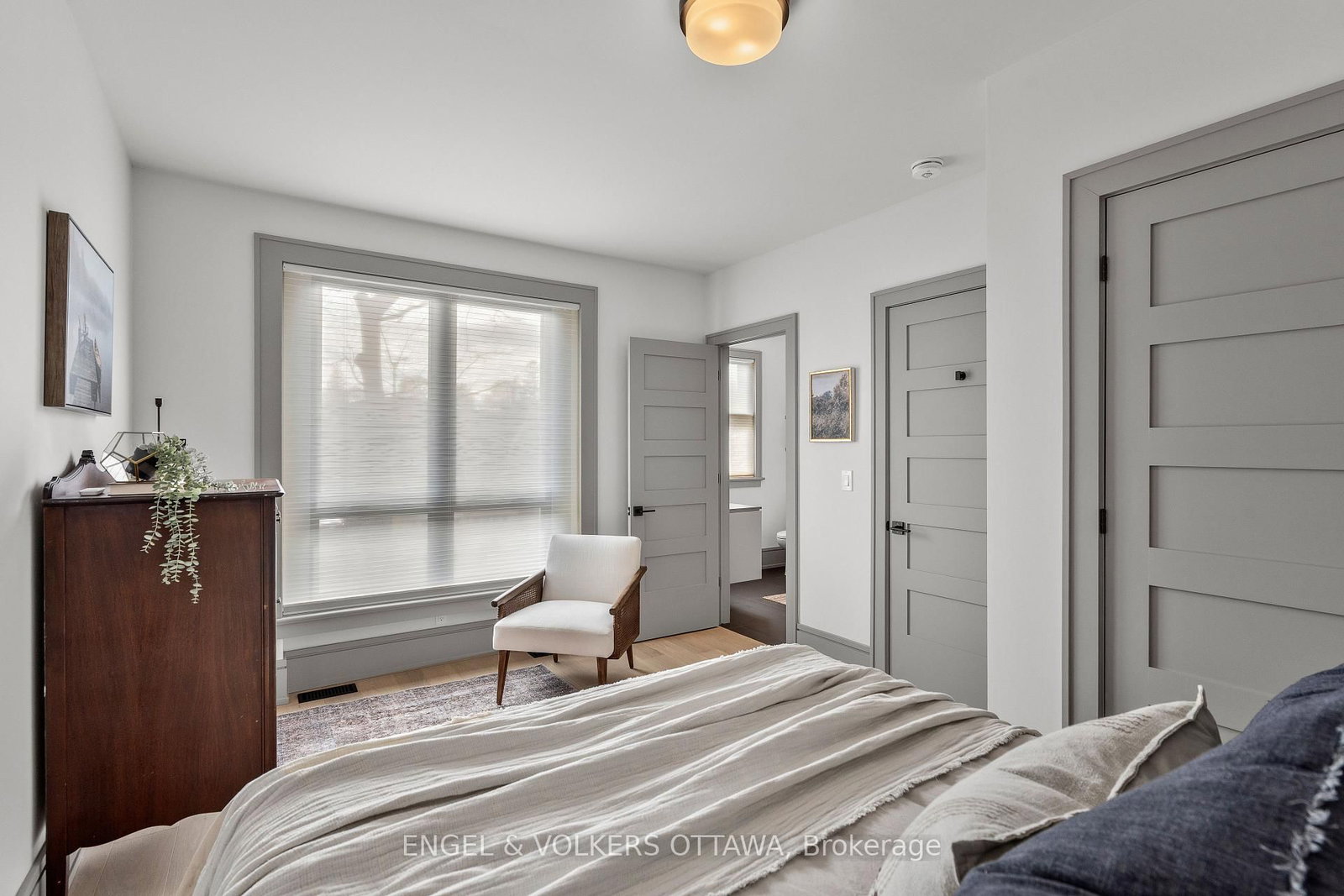 37 Clarendon Avenue • Ottawa, ON photo 30
