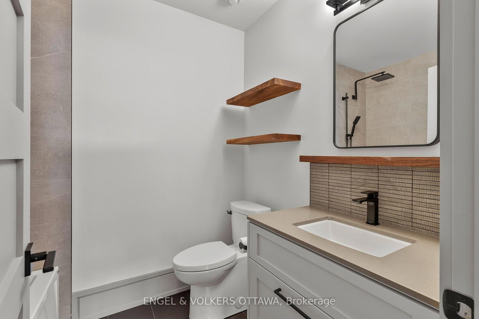 37 Clarendon Avenue • Ottawa, ON photo 42