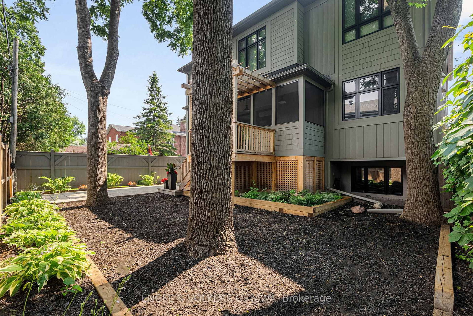 37 Clarendon Avenue • Ottawa, ON photo 44