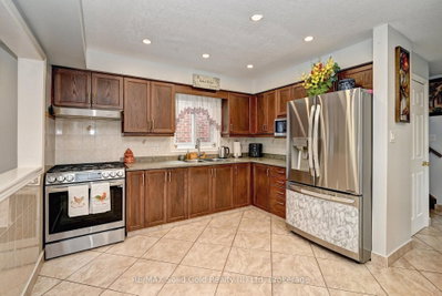 447 Hidden Creek Drive • Kitchener, ON photo 8