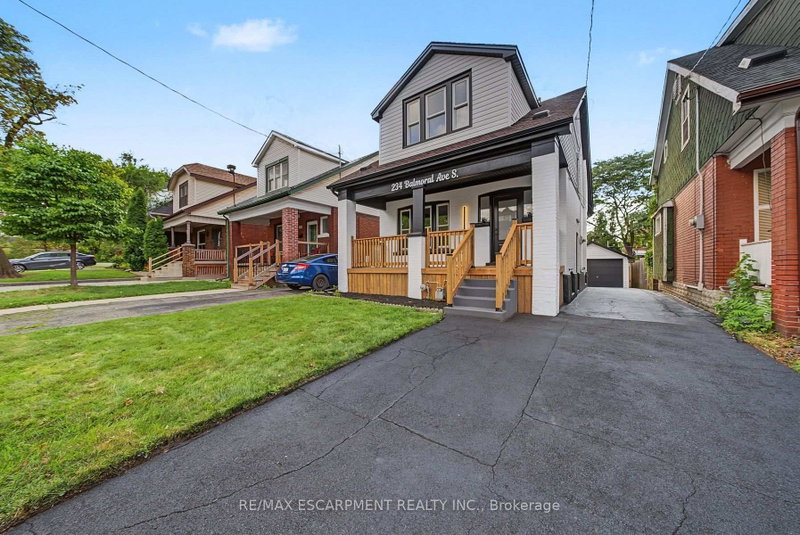 234 Balmoral Avenue S