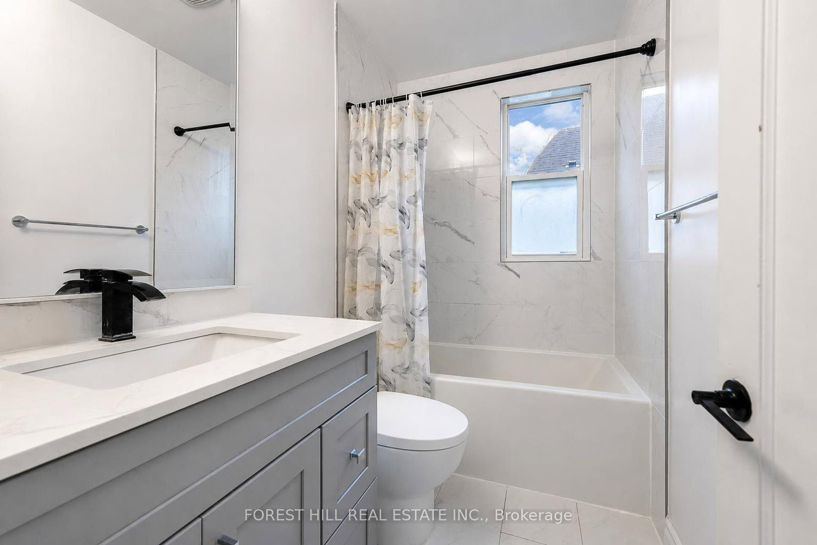 29 Thorndale Street S • Hamilton, ON photo 10