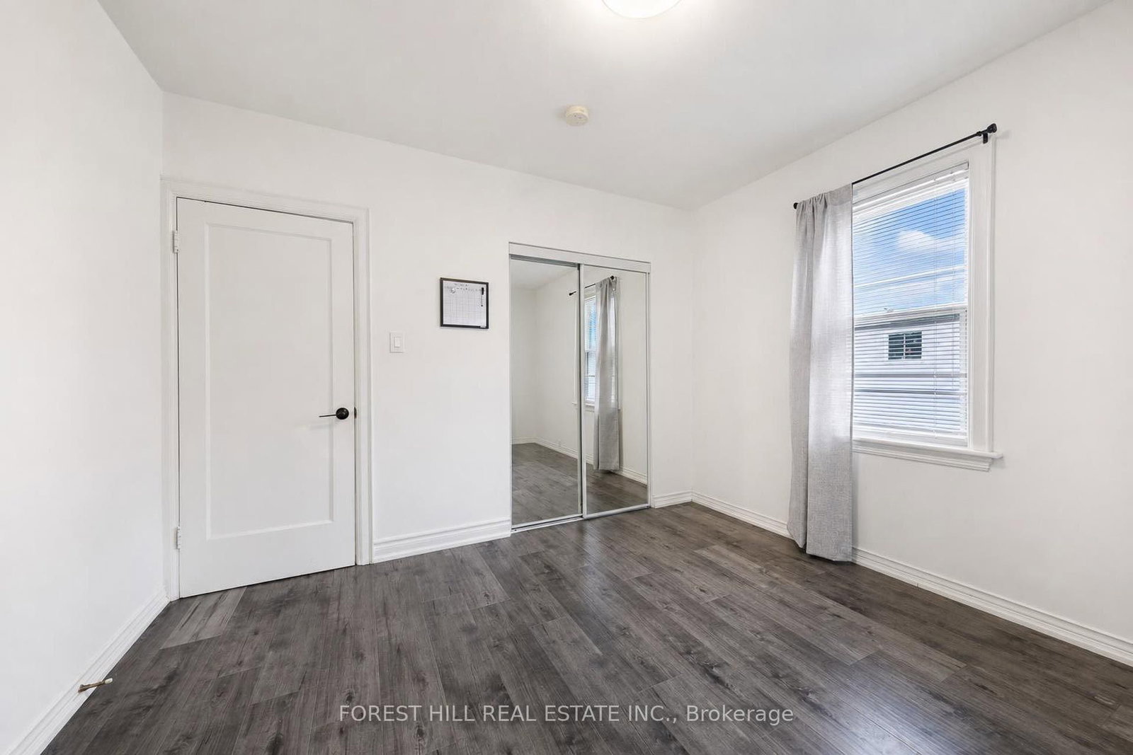29 Thorndale Street S • Hamilton, ON photo 12