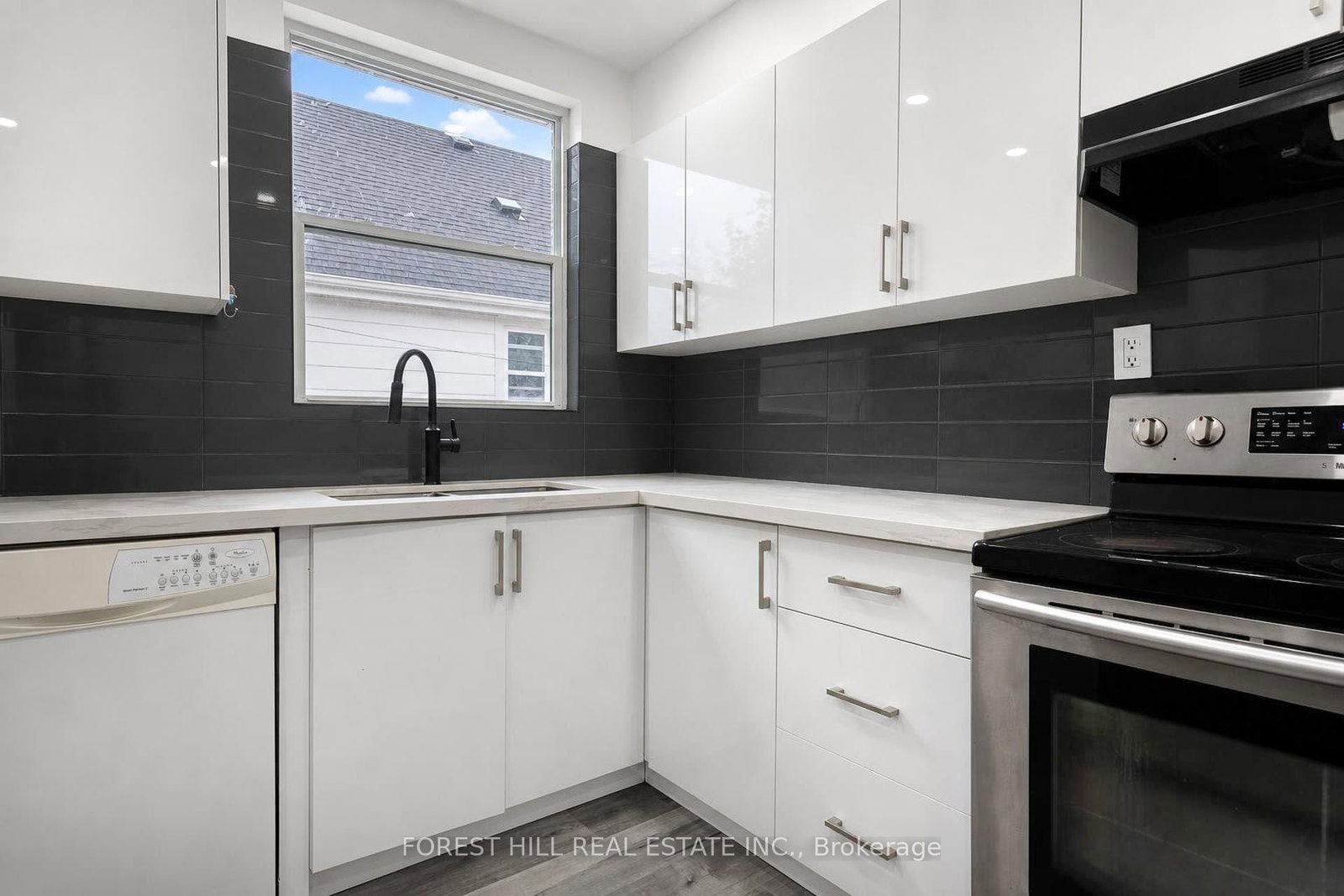 29 Thorndale Street S • Hamilton, ON photo 19