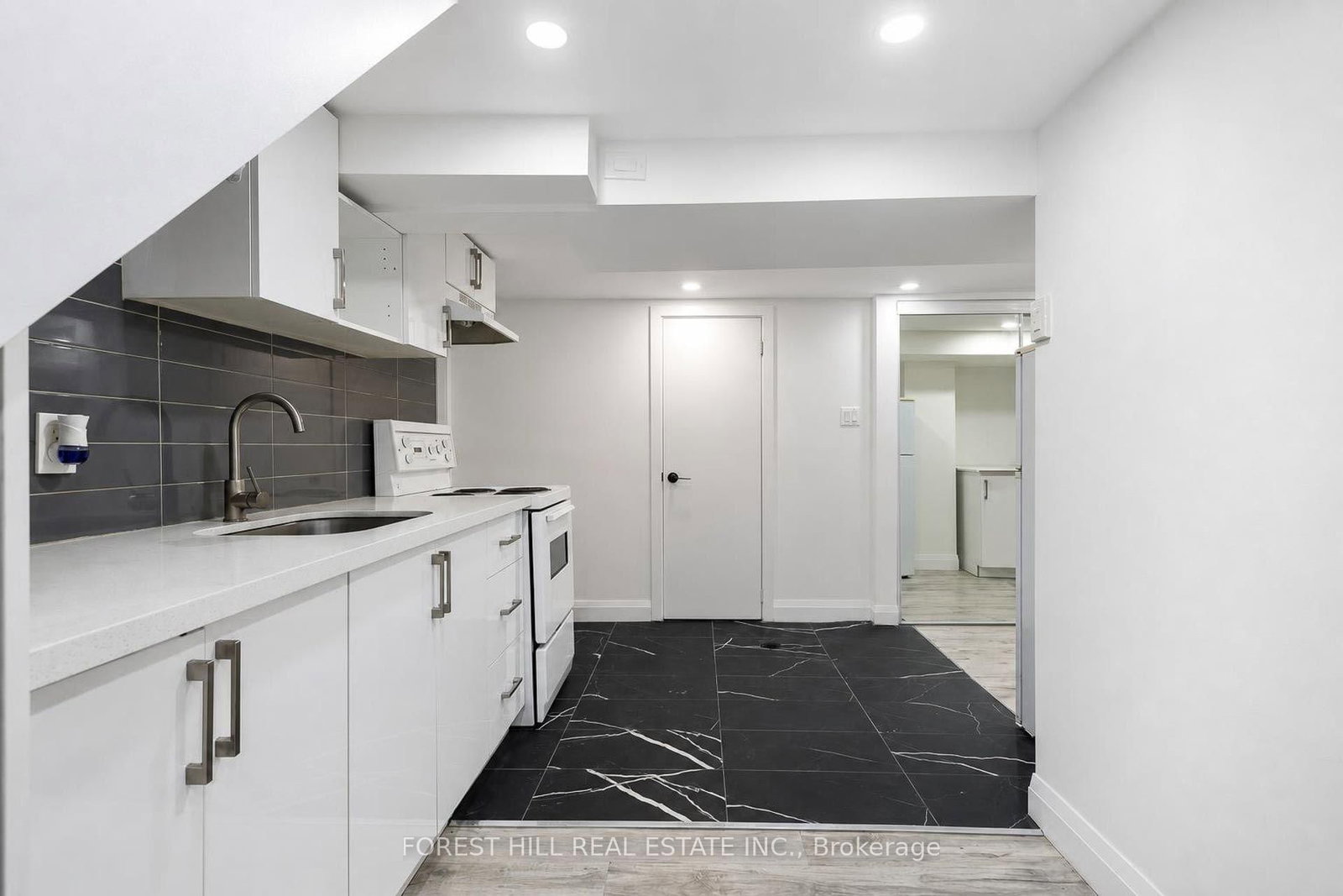 29 Thorndale Street S • Hamilton, ON photo 27