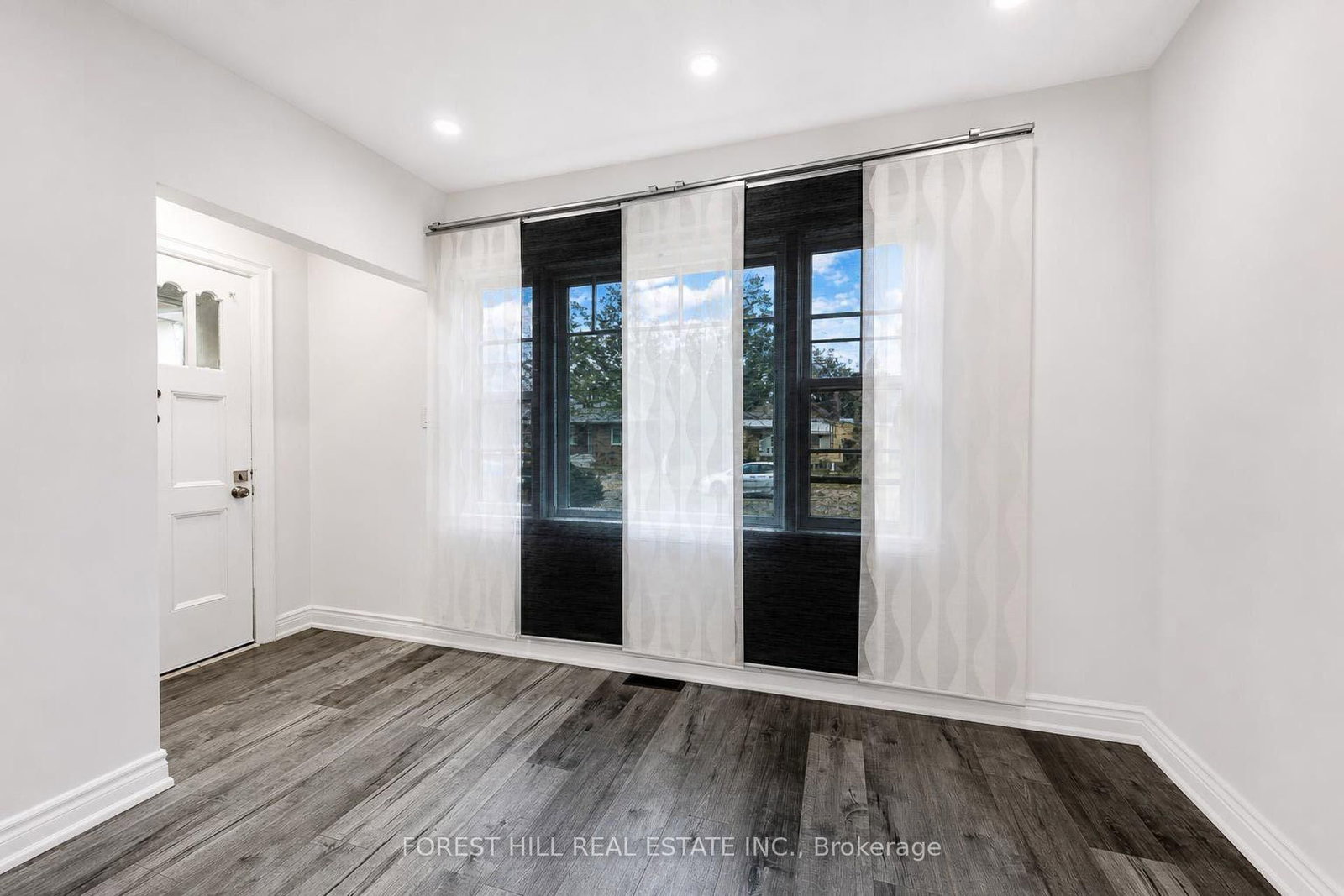 29 Thorndale Street S • Hamilton, ON photo 3